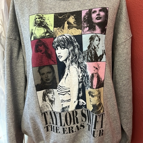 Taylor Swift Official Era Sweatshirt Size M also Fits Large - Picture 3 of 9
